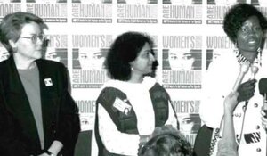Charlotte Bunch, Asma Jahangir y Florence Butegwa